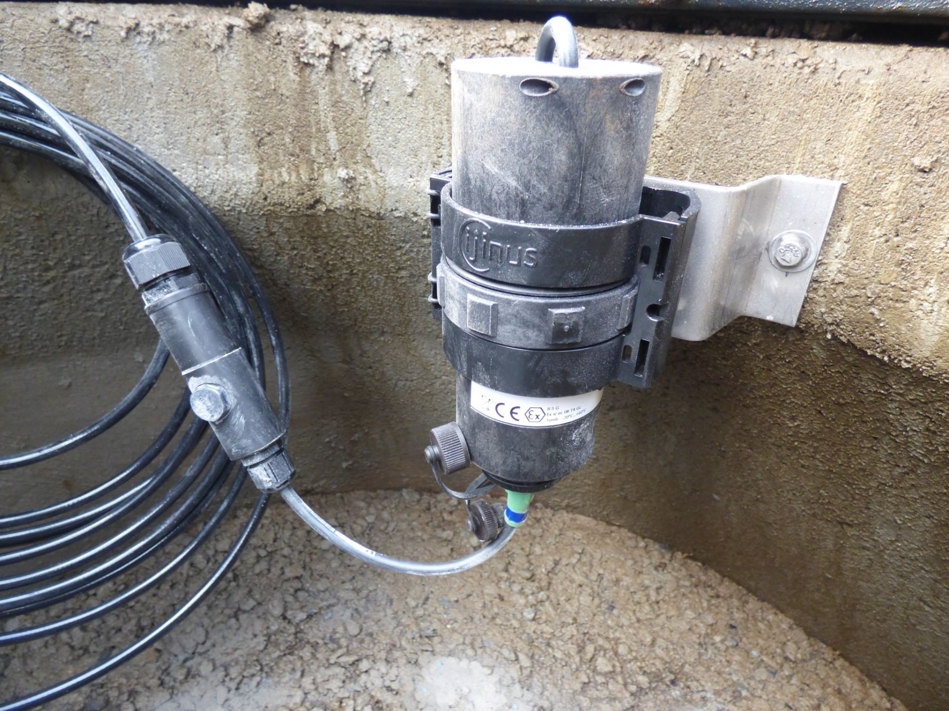 LOG09V3 logger in piezometer